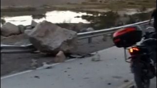 Desmoronamientos causan roturas y vuelven intransitable la Ruta Interlagos