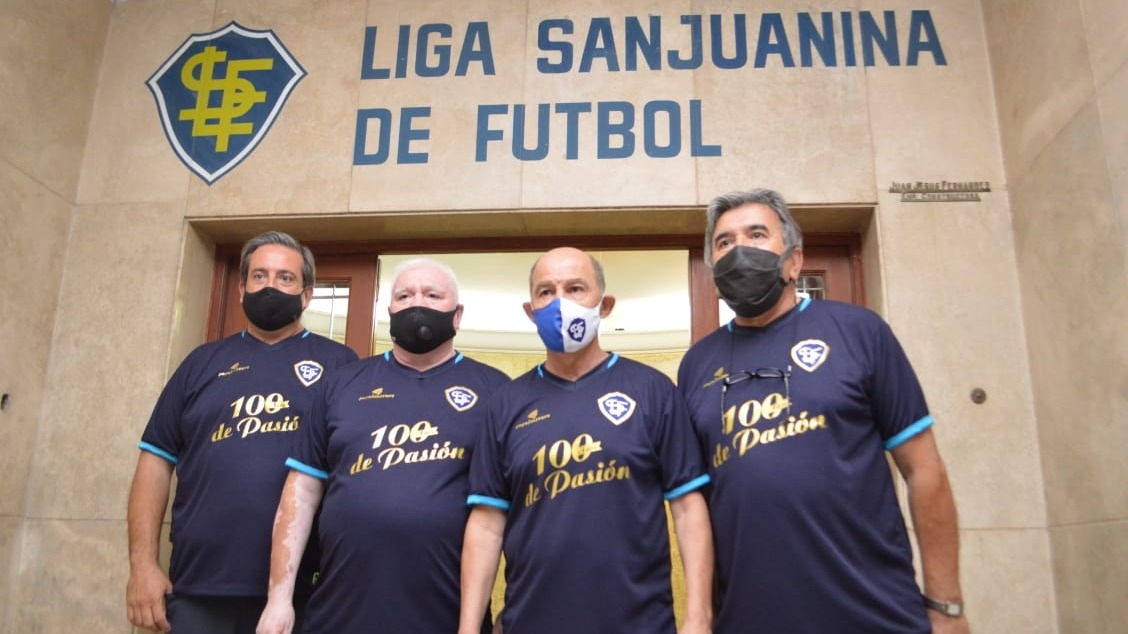 Una visita ilustre en el centenario de la Liga Sanjuanina de Fútbol