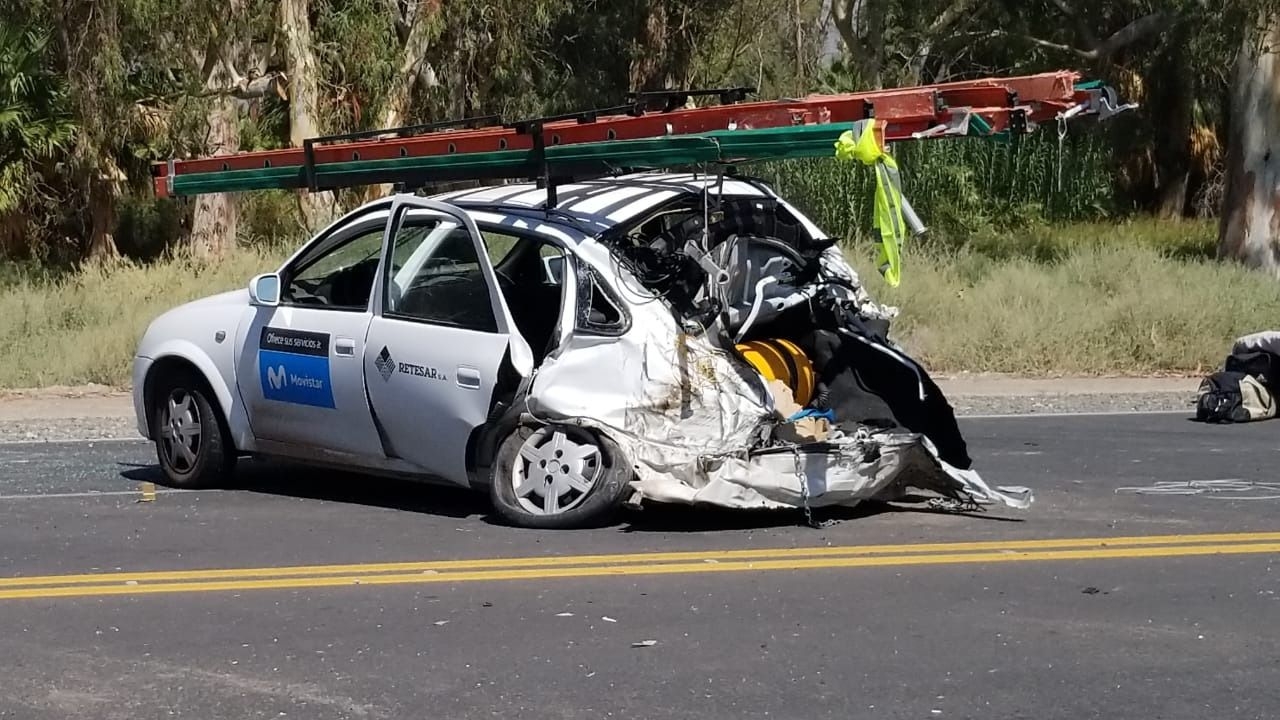 Milagro en Ruta 40: 5 heridos tras el choque de un auto y un colectivo