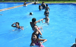 Por El Niño, evaluarán día a día la apertura de las colonias de verano en San Juan