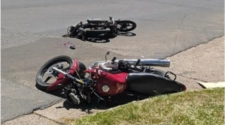Tres personas heridas por el choque de dos motos en 9 de Julio