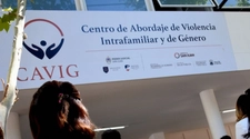 Lo castigaron con 2 años y dos meses de cárcel por golpear a su joven pareja