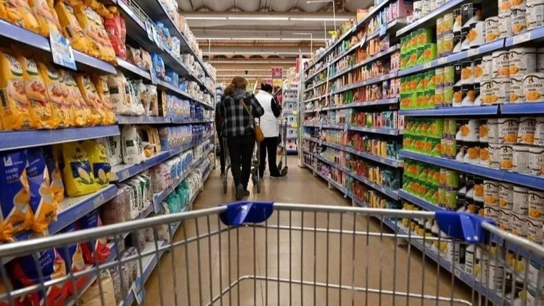 Por el dólar, alimentos suben 5% y cortan la calma de cuatro meses