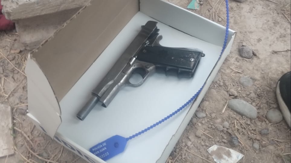 Detuvieron a un hombre por agredir y disparar a su hijo menor con un arma