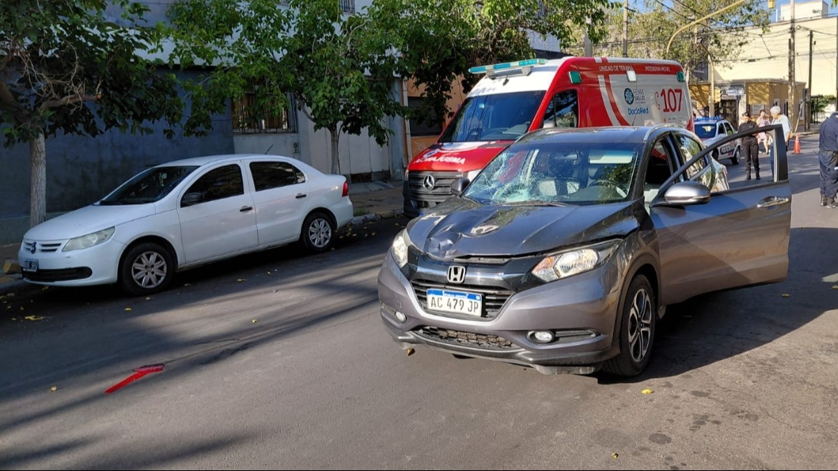 Un hombre está grave tras ser chocado por una camioneta en pleno centro