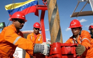 Estados Unidos administrará el petróleo de Venezuela como parte del plan de transición anunciado por Trump