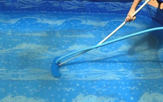 Cómo mantener tu pileta de lona limpia, sin vaciarla: paso a paso