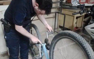 Escape nocturno en Rivadavia: abandonaron una bicicleta tras ver a la Policía