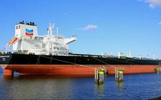 La petrolera estadounidense Chevron envió buques cisterna a Venezuela