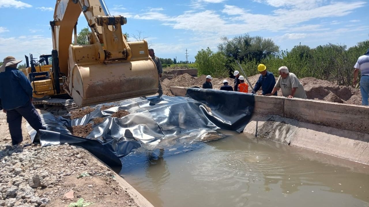 Hidráulica habilitó un bypass y restituyó el agua en Albardón Hidráulica habilitó un bypass y restituyó el agua en Albardón