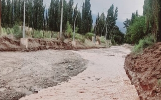 Ruta 149 intransitable: ingreso sur a Barreal cortado por lluvias 