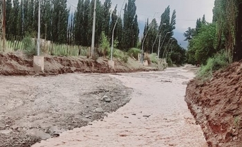 Ruta 149 intransitable: ingreso sur a Barreal cortado por lluvias 