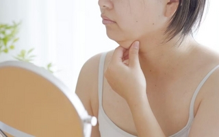 Los 8 ejercicios que ayudan a reducir la papada