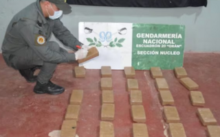 Intentaron ingresar 26 kilos de cocaína al país, pero fueron detenidos por Gendarmería 