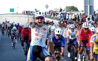 Pizarro sorprendió y ganó la primera etapa del Giro del Sol 2026