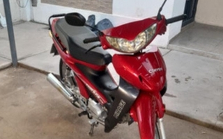 Cayó un joven por intentar robar una moto en Chimbas y romper un patrullero 