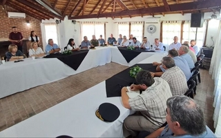 El gobernador Valdés se reunió con productores por el abigeato en La Cruz