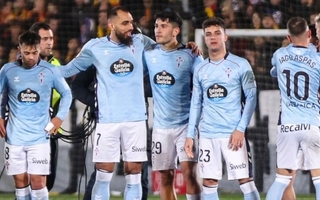 Un jugador de fútbol recibió insultos homofóbicos y respondió