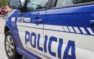 Atropellaron a una mujer cuando salía a tirar la basura: murió