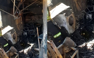 Un incendio arrasó con una vivienda prefabricada en Rawson