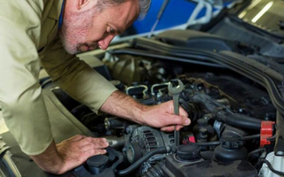 Piden prisión para mecánico que se quedó con un Rolls-Royce clásico