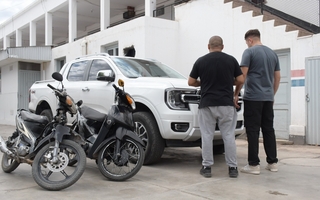 Golpe a la delincuencia: recuperan tres vehículos adulterados y robados
