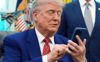 Investigan el celular “made in USA” de Trump por estafa