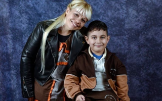 Quiénes eran la madre y el hijo hallados muertos en un hotel 