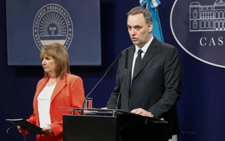 El Gobierno reactivó la mesa política y negocia reformas con provincias