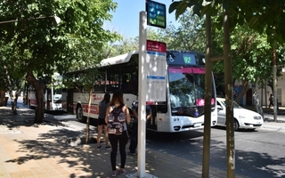 Condenaron al ladrón que arrastró de los pelos a una mujer para robarle en la parada de colectivos