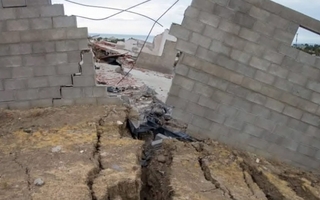 Emergencia en Comodoro Rivadavia: evacuaron a 90 familias por el cerro Hermitte