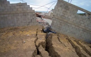 “Mi casa se abrió al medio”: el drama de los evacuados en Comodoro Rivadavia