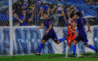 Luciano Riveros, entre el interés de otros clubes y su compromiso con Unión