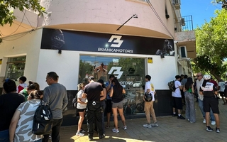 Branka Motors: denuncias por estafa, contratos incumplidos y custodia policial