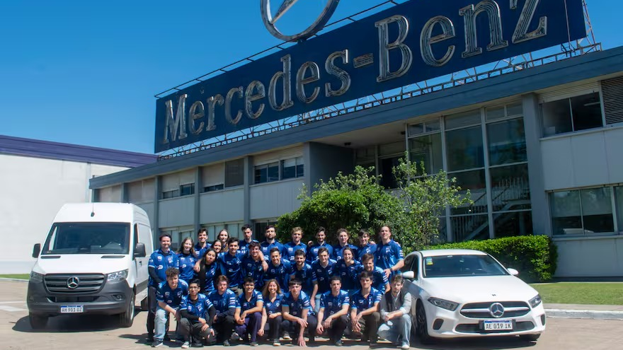 Estudiantes diseñaron un auto y representarán al país en una competencia mundial