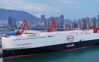 Así es el barco con 7.000 autos chinos que llegó a Argentina 