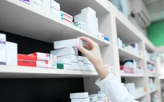 Anmat da de baja 54 droguerías por certificados vencidos: una es sanjuanina