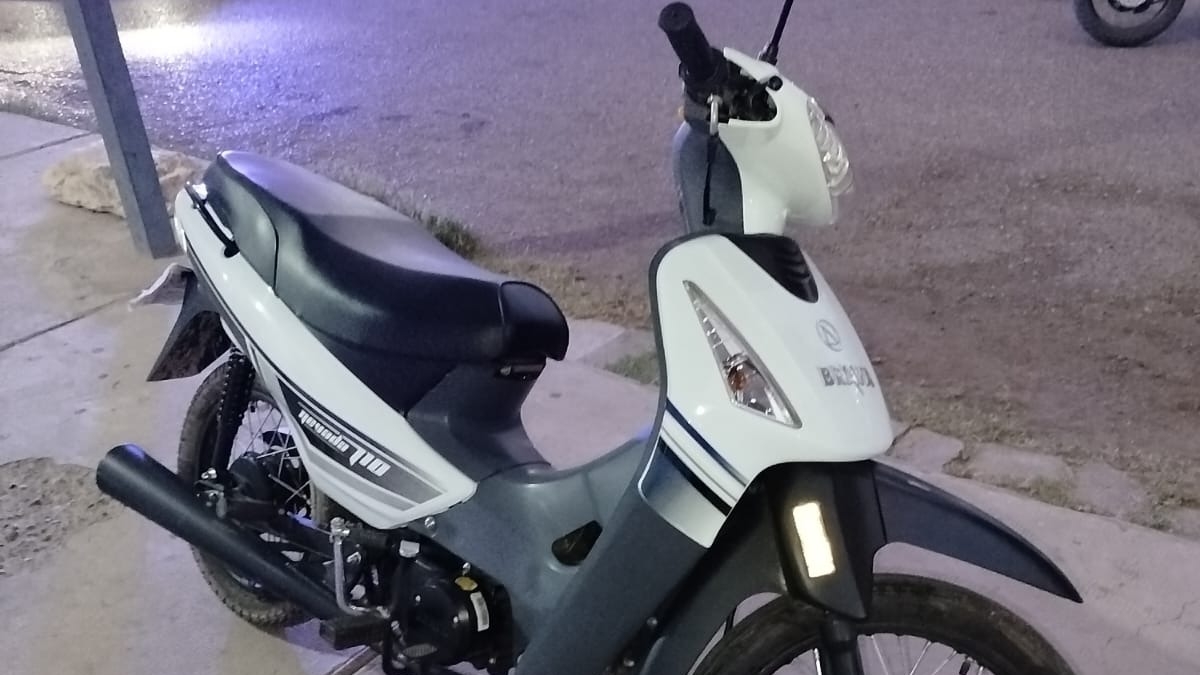 Encontraron en el barrio La Estación una moto robada: un joven detenido
