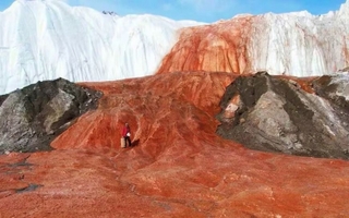 Antártida: la cascada de sangre y su misterio geológico