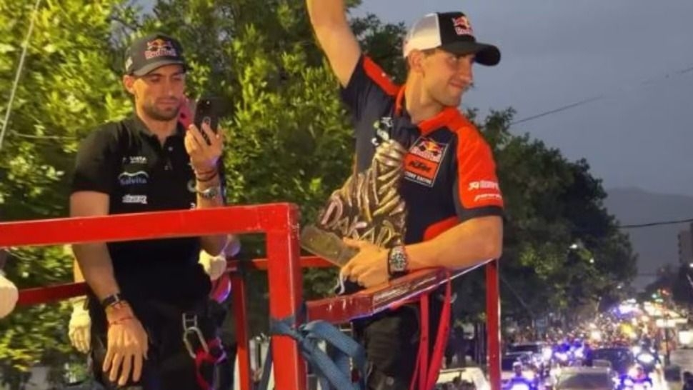 Salta homenajeó a Luciano Benavides tras ganar el Rally Dakar