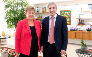 Caputo se reunió con Georgieva en Davos antes de la revisión del FMI