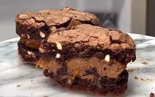 ¡Puro chocolate! Aprendé a hacer alfajores de brownie y nuez