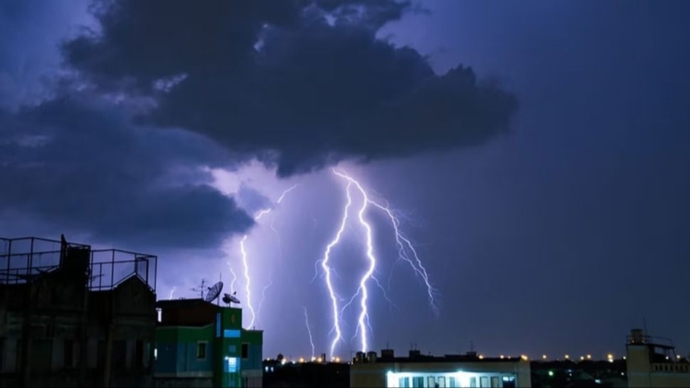 Alerta amarilla en 12 provincias por tormentas y lluvias hoy