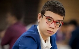 El prodigio argentino de 12 años deslumbra en ajedrez y recibe elogios de Kasparov
