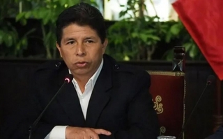 Castillo exige la destitución y cárcel para el presidente interino de Perú