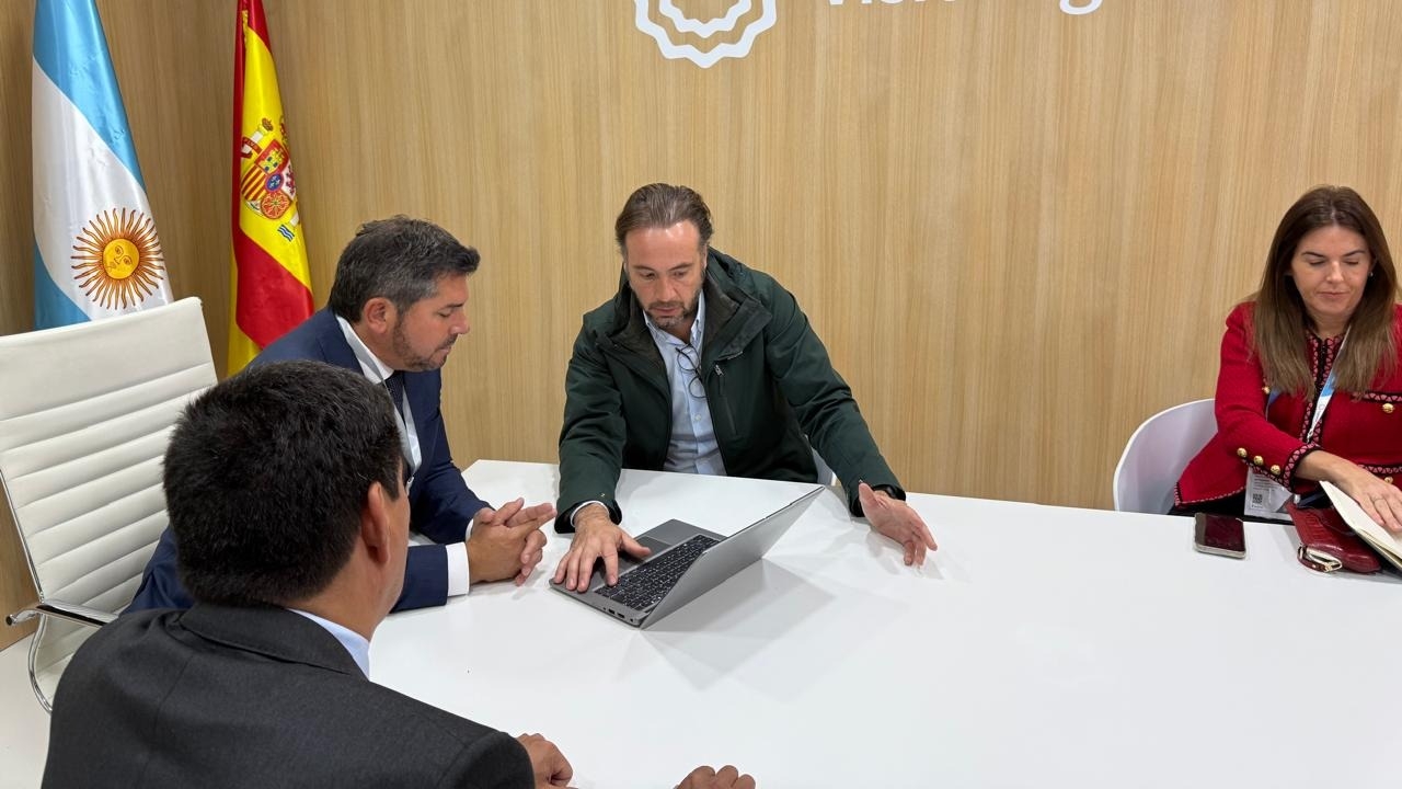 Orrego impulsa alianzas turísticas con el sector privado en España