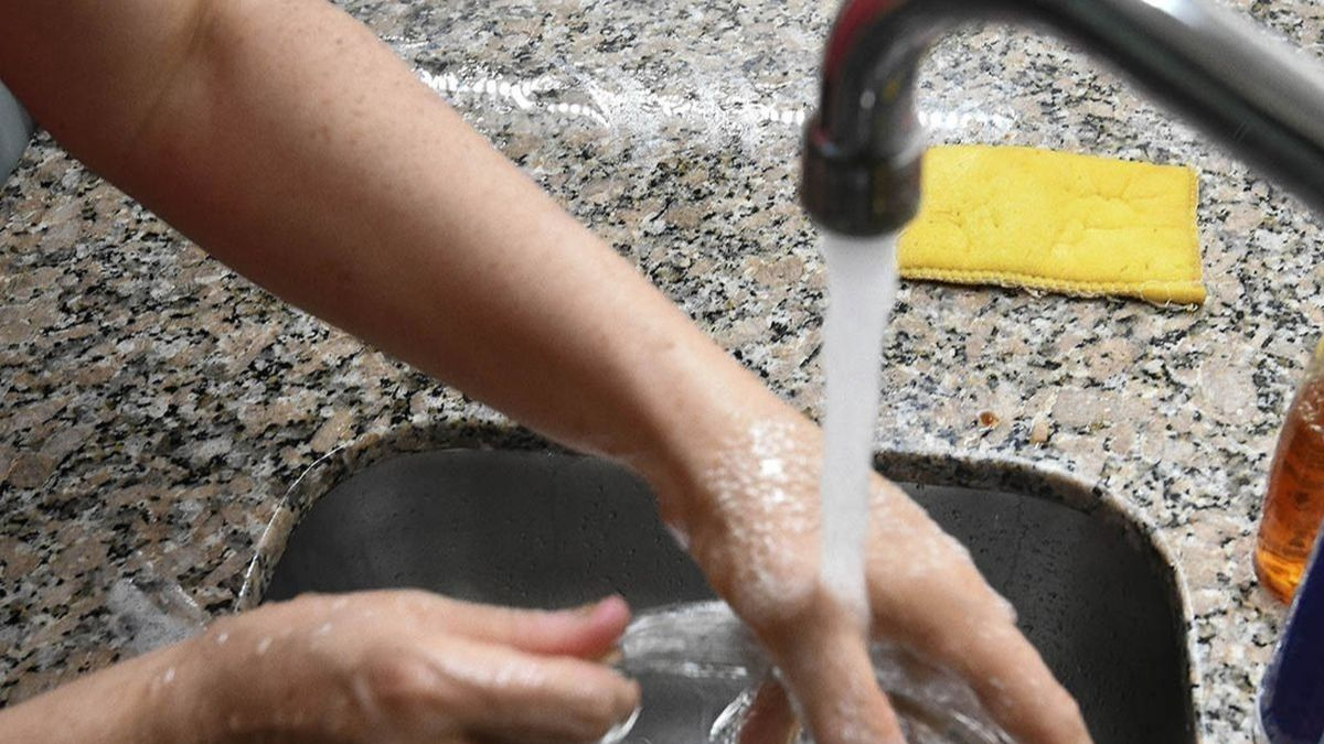 Obras Sanitarias advierte sobre posible disminución del agua potable 