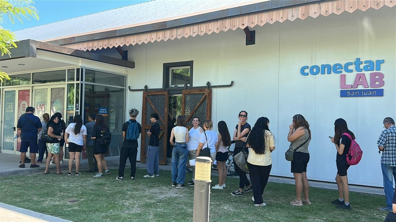 Tras llenar el cupo del apoyo escolar gratuito, Educación analiza ampliarlo