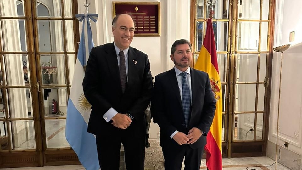 En Madrid, Orrego fortalece acciones para atraer inversiones a San Juan