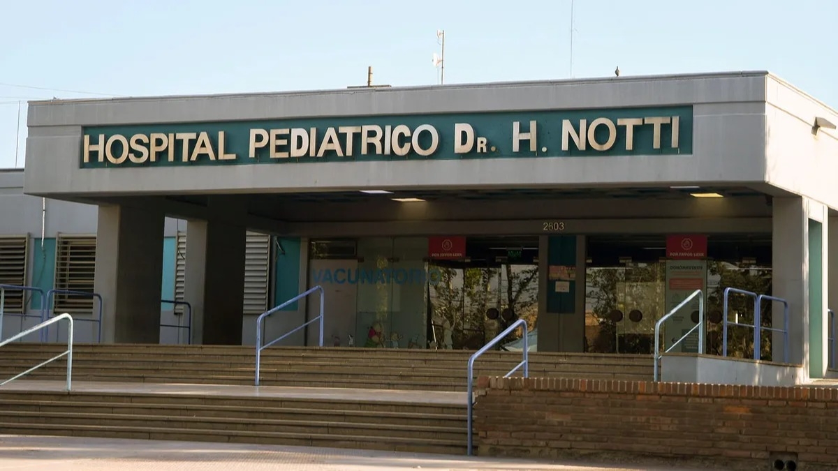 Menor pelea por su vida tras ser arrastrado por un canal en Mendoza